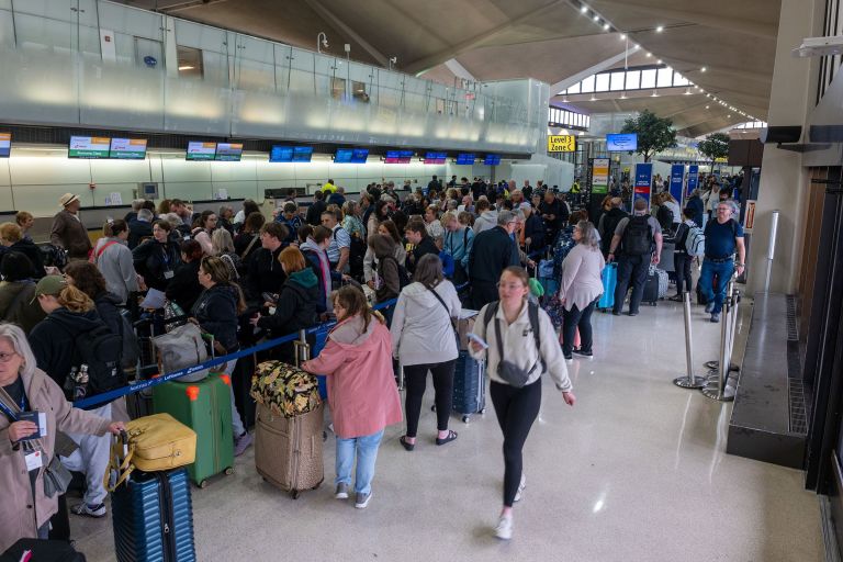 FAA says Newark airport’s technology problems should be resolved by October