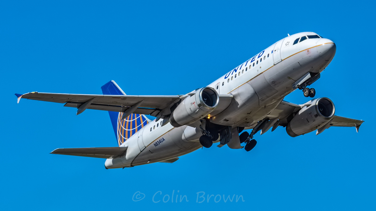 United Airlines Flight UA1182 Chicago-San Jose Declares Emergency