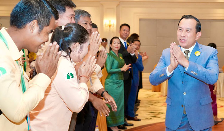Minister urges tour guides to enhance professionalism, promote Cambodia