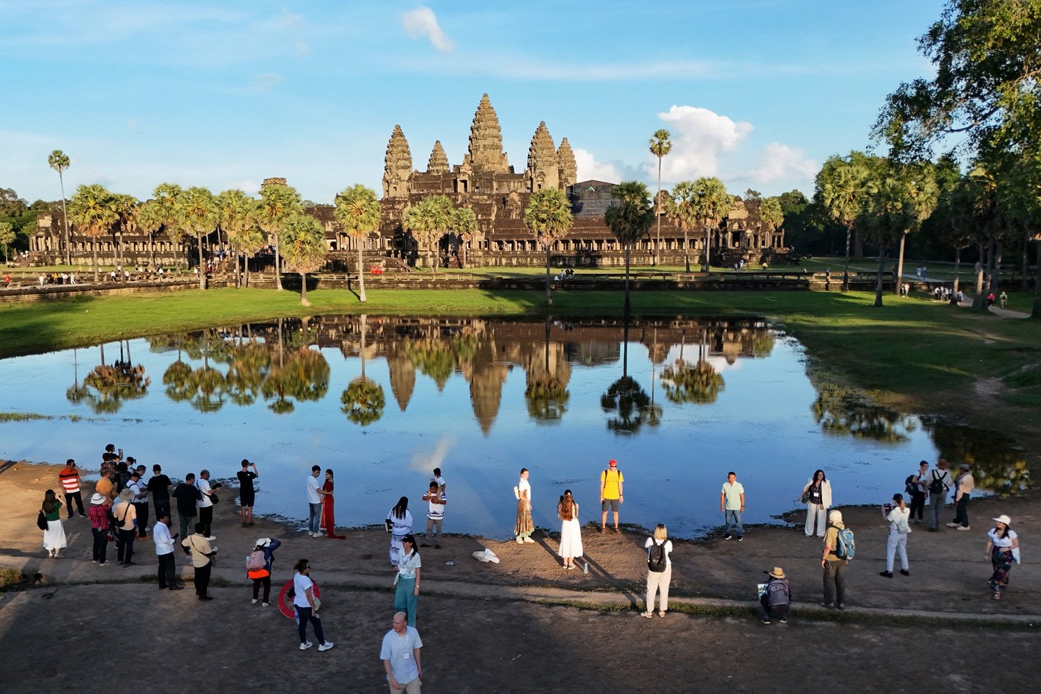 Tourist Arrivals Plunge After Border Clashes