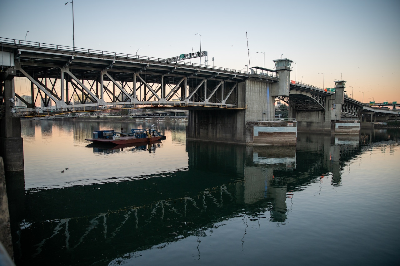 Expect travel lane closures, delays on Morrison Bridge Tuesday, Wednesday